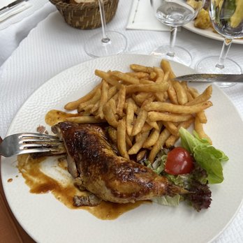Les Deux Palais - Chicken leg - Brasseries Near Me - Paris, 75