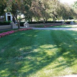 Engineering Fountain - Landscaped circle around the fountain