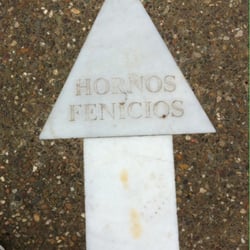 Hornos púnicos - Indicando el camino