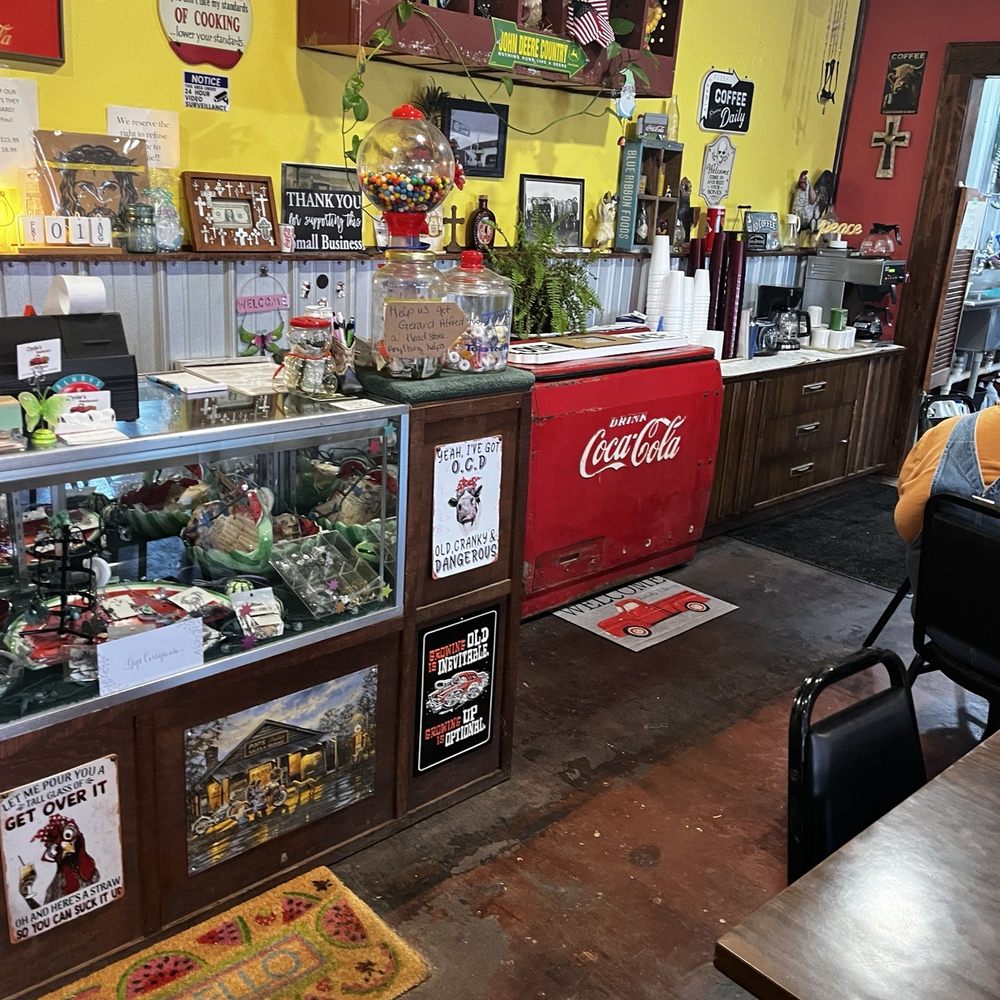 Clyde’s Diner - Diners Near Me - Rush Springs, Oklahoma