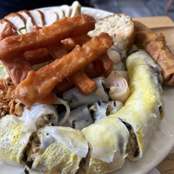 Banh Cuon Thanh Tri - banh cuon thit trung - Vietnamese Near Me - Garden Grove, California