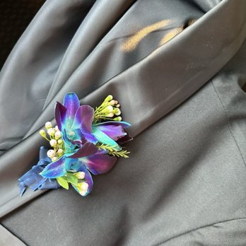 The Dizzy Daisy - Orchid boutonnière - Florists Near Me - Orange, California