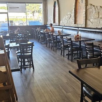 Emle's Restaurant - Dining Room - American Near Me - Northridge, California Emle's Restaurant - Dining Room - American Near Me - Northridge, California