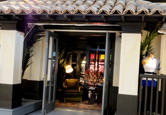 hollister lyon