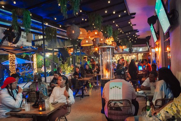 Wilde on the Porch by null