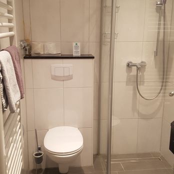 Hotel Seeblick - Dusche - Hotels Near Me - Bad Reichenhall, BY
