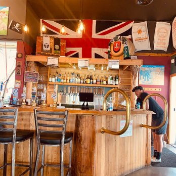 Santiam Brewing - The bar - Brewpubs Near Me - Salem, Oregon
