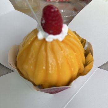 85°C Bakery Cafe-Irvine Spectrum - Mango dream cake - Coffee & Tea Near Me - Irvine, California 85°C Bakery Cafe-Irvine Spectrum - Mango dream cake - Coffee & Tea Near Me - Irvine, California