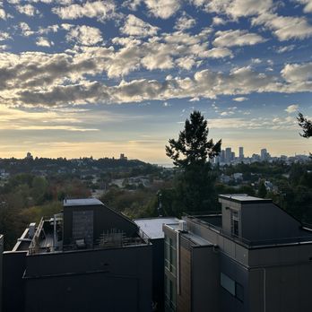 iconiq - Outside view - IG @bougiefoodieboi - French Near Me - Seattle, Washington