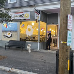 Jasper is ready for his breakfast! Dianna's at Main St. TILTON NH opens early - just like the Good Old Days.