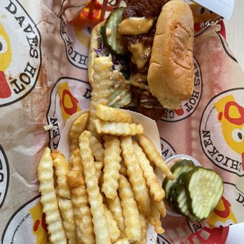 Dave's Hot Chicken - Chicken Shop Near Me - Long Beach, California
