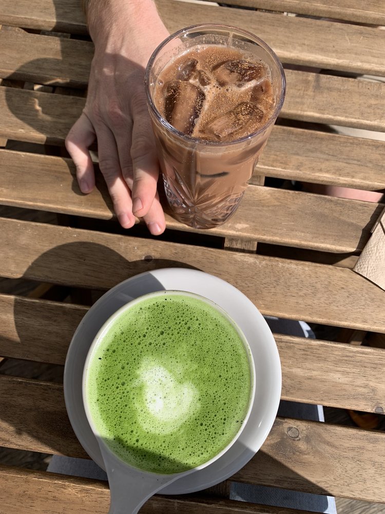 Golden Line Coffee Bar