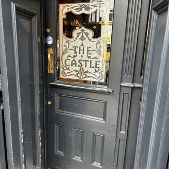 The Castle Hotel - Pubs Near Me - Manchester, XGM The Castle Hotel - Pubs Near Me - Manchester, XGM