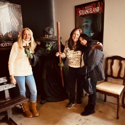 13th Hour Haunted House & Escape Room - Trying to make friends with the wicked witch of the west 