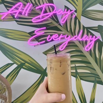 Crema Gourmet - Lavender latte - Breakfast & Brunch Near Me - Miami Beach, Florida