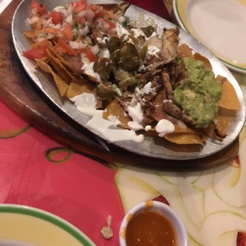 L Encanto D Lola - Delicious chicken nachos - Mexican Near Me - New York, New York