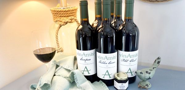 vinAmité Cellars - Winery and Wine Lounge by null