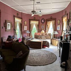 Riverview Mansion Hotel - The king bed suite