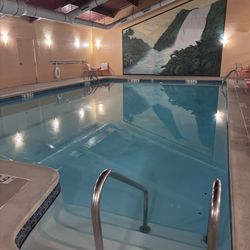 Holiday Inn Martinsburg - Indoor pool