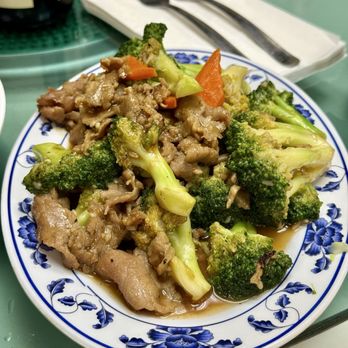 Golden Duck - Beef Broccoli - Seafood Near Me - Honolulu, Hawaii