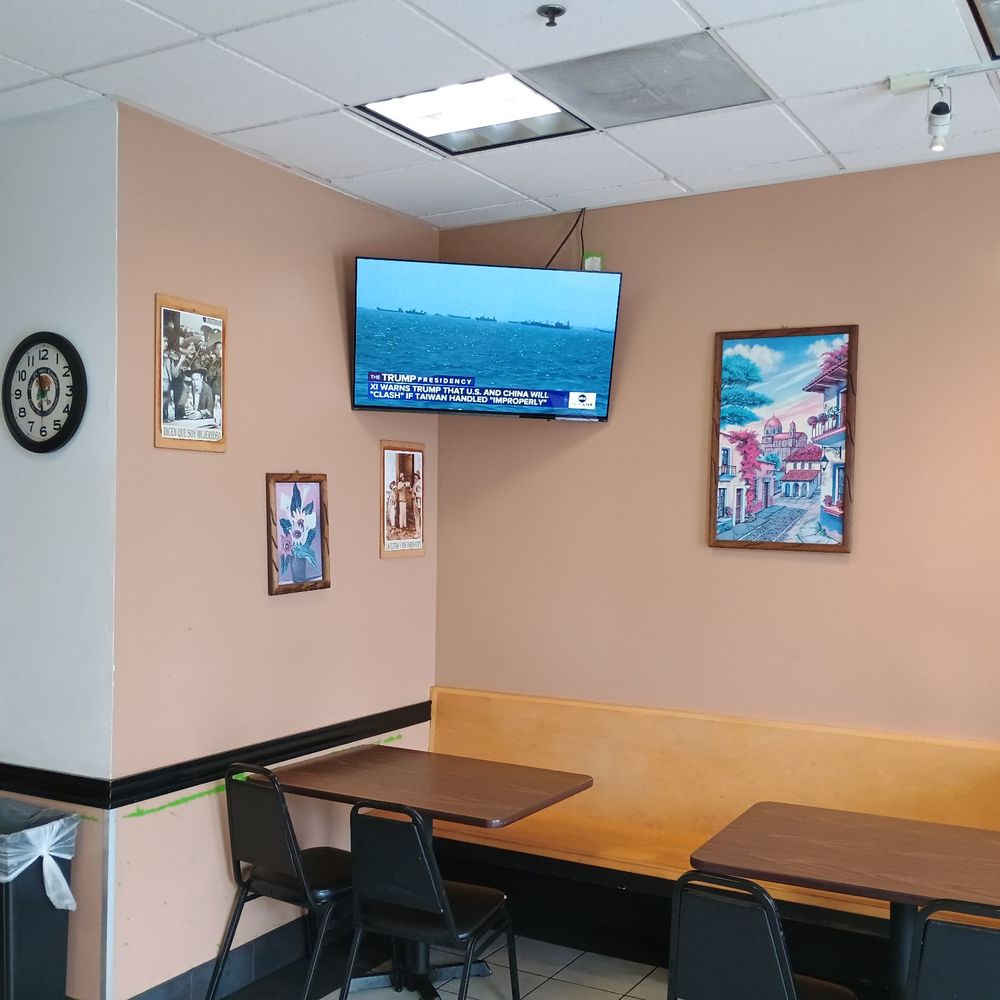 Plenty of comfortable seats and a huge LCD screen TV. Plenty of comfortable seats and a huge LCD screen TV.