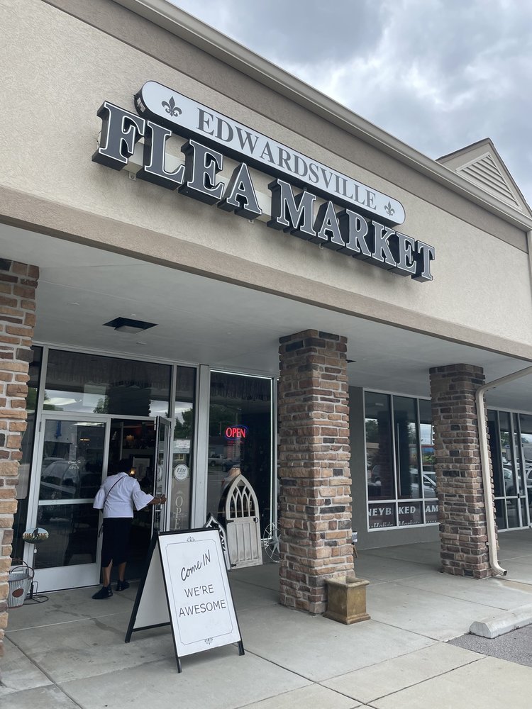 EDWARDSVILLE FLEA MARKET Updated August 2024 10 Photos 1506 Troy