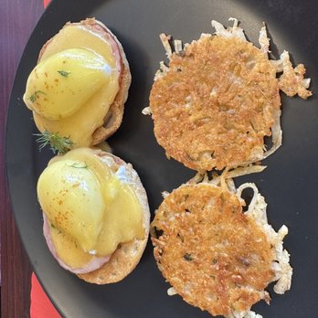 Half & Half - Eggs Benedict - Sandwiches Near Me - Reading, Massachusetts
