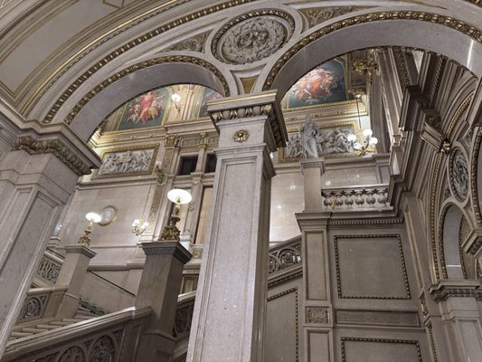 Vienna State Opera by null