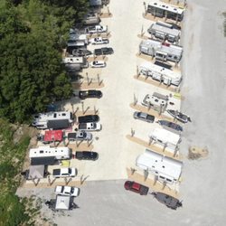 Florence AL RV Park - Plenty of room to park and charge your boat batteries
