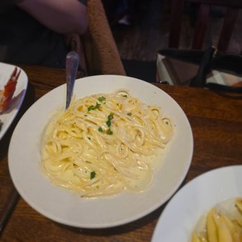 Popei's Clam Bar - Side of linguini with Alfredo - Seafood Near Me - Bethpage, New York