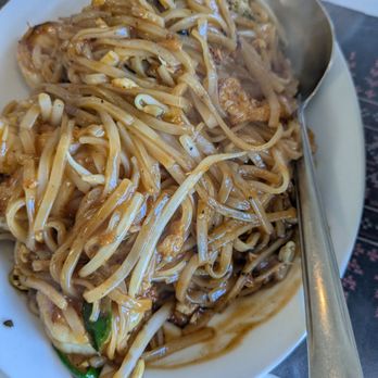 Thai Issan Cuisine - Pad thai - Thai Near Me - Honolulu, Hawaii Thai Issan Cuisine - Pad thai - Thai Near Me - Honolulu, Hawaii
