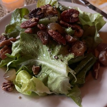 Tavern On State - Butter lettuce salad - American Near Me - New Haven, Connecticut Tavern On State - Butter lettuce salad - American Near Me - New Haven, Connecticut