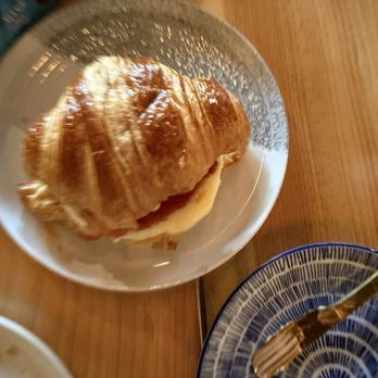 Momo Cafe - Coffee & Tea Near Me - Minneapolis, Minnesota