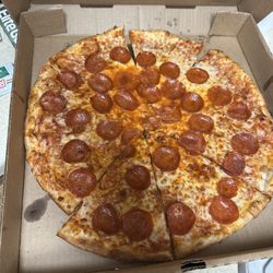 Holy Pie Pizzeria - Port Wentworth - Large pepperoni pizza New York style