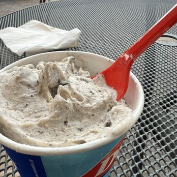 Dairy Queen - Ultimate cookie Blizzard - Ice Cream & Frozen Yogurt Near Me - Highland Park, Illinois Dairy Queen - Ultimate cookie Blizzard - Ice Cream & Frozen Yogurt Near Me - Highland Park, Illinois