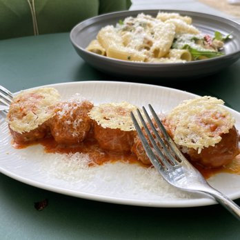 Fleetwood - Meatballs and Chicken Rigatoni - Mediterranean Near Me - Calistoga, California Fleetwood - Meatballs and Chicken Rigatoni - Mediterranean Near Me - Calistoga, California
