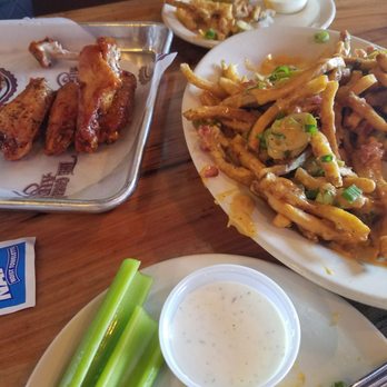 Backporch Drafthouse - Wings and Cheesy queso fries - American Near Me - Lawton, Oklahoma