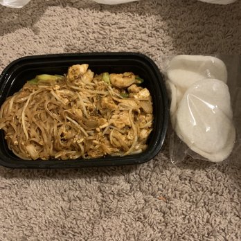 Baan Thai - Chicken and shrimp pad Thai with some chips. - Thai Near Me - Conyers, Georgia