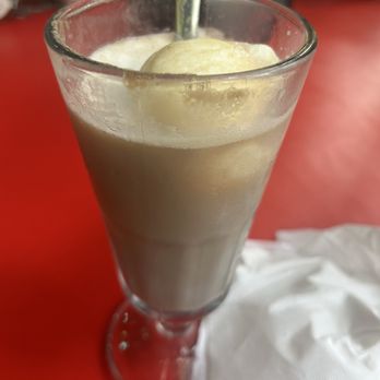 Jigger Shop - Diet Coke low sugar vanilla ice cream float - Ice Cream & Frozen Yogurt Near Me - Mount Gretna, Pennsylvania Jigger Shop - Diet Coke low sugar vanilla ice cream float - Ice Cream & Frozen Yogurt Near Me - Mount Gretna, Pennsylvania