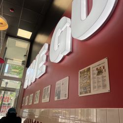 Five Guys - Inside
