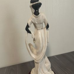 Secret Treasures Antiques & Collectibles - La Verona collection