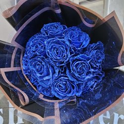 Daisy's Flower Boutique - Blue Glitter rose bouquet