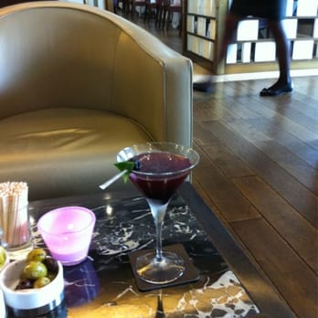 Villa Kennedy - Blackberry martini at the lounge. Yum - Hotels Near Me - Frankfurt, HE Villa Kennedy - Blackberry martini at the lounge. Yum - Hotels Near Me - Frankfurt, HE