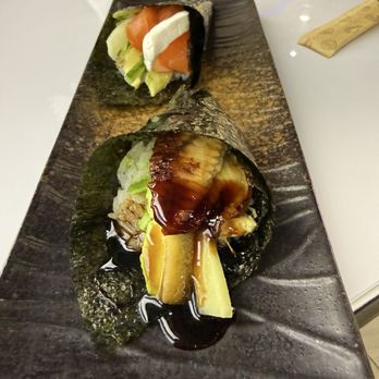 Pakusan Sushi & Grill - Philly Hand Roll & Eel Hand Roll - Sushi Bars Near Me - Chandler, Arizona