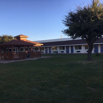 Motel 6 - Courtyard, pool has been concreted over - Hotels Near Me - Madisonville, Texas Motel 6 - Courtyard, pool has been concreted over - Hotels Near Me - Madisonville, Texas