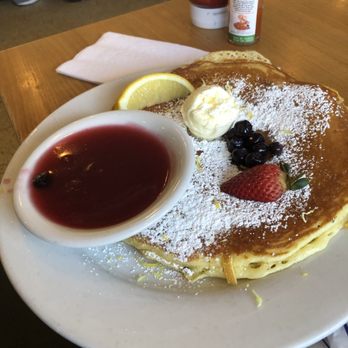 Jongewaard's Bake n Broil - Lemon blueberry pancakes - American Near Me - Long Beach, California