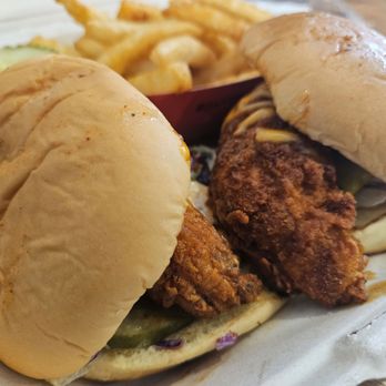 Dave's Hot Chicken - Chicken Shop Near Me - Union, New Jersey