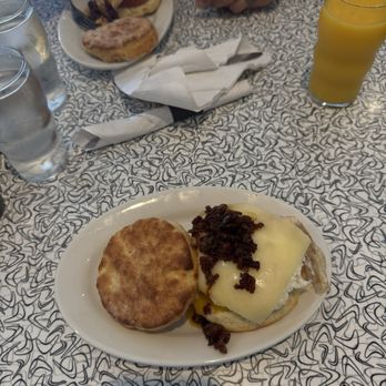 Chatham Filling Station - station breakfast sandwich - Breakfast & Brunch Near Me - Chatham, Massachusetts