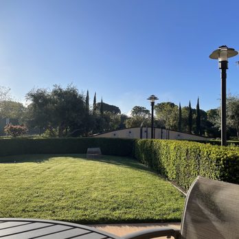SpringHill Suites by Marriott Napa Valley - Outdoor area for breakfast or just to relax. - Hotels Near Me - Napa, California