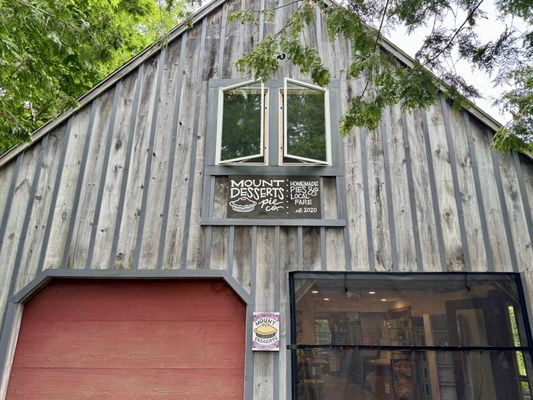 Mount Desserts, Homemade Pies by null